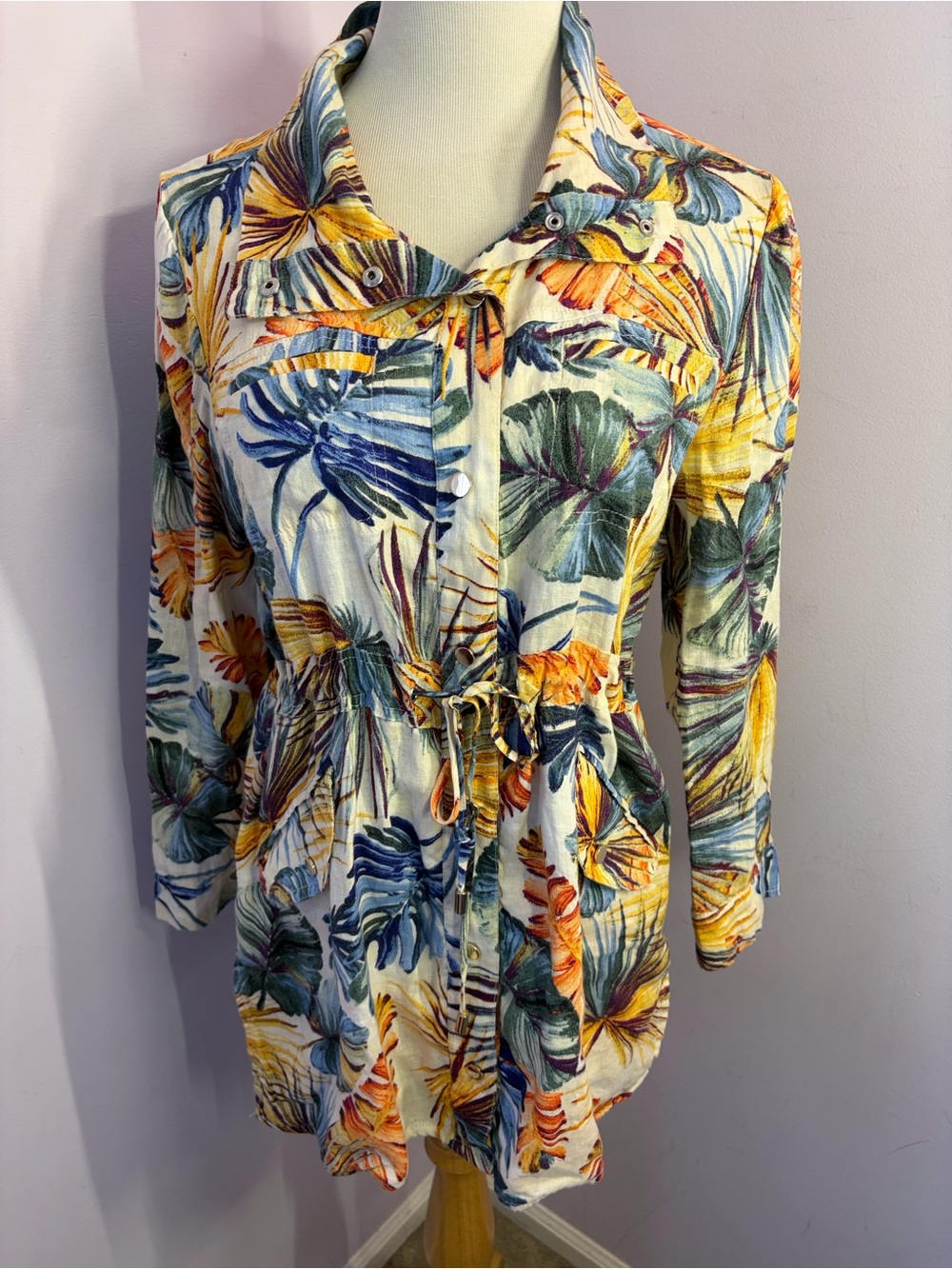 Chico’s Linen Jacket,Mint Condition,Size 1P
